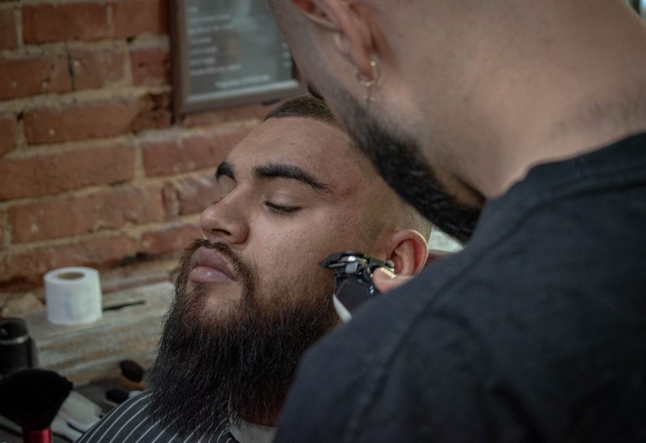universitate bucuresti lamustati barbershop masaj capilar tuns barba vopsit barba ras facial